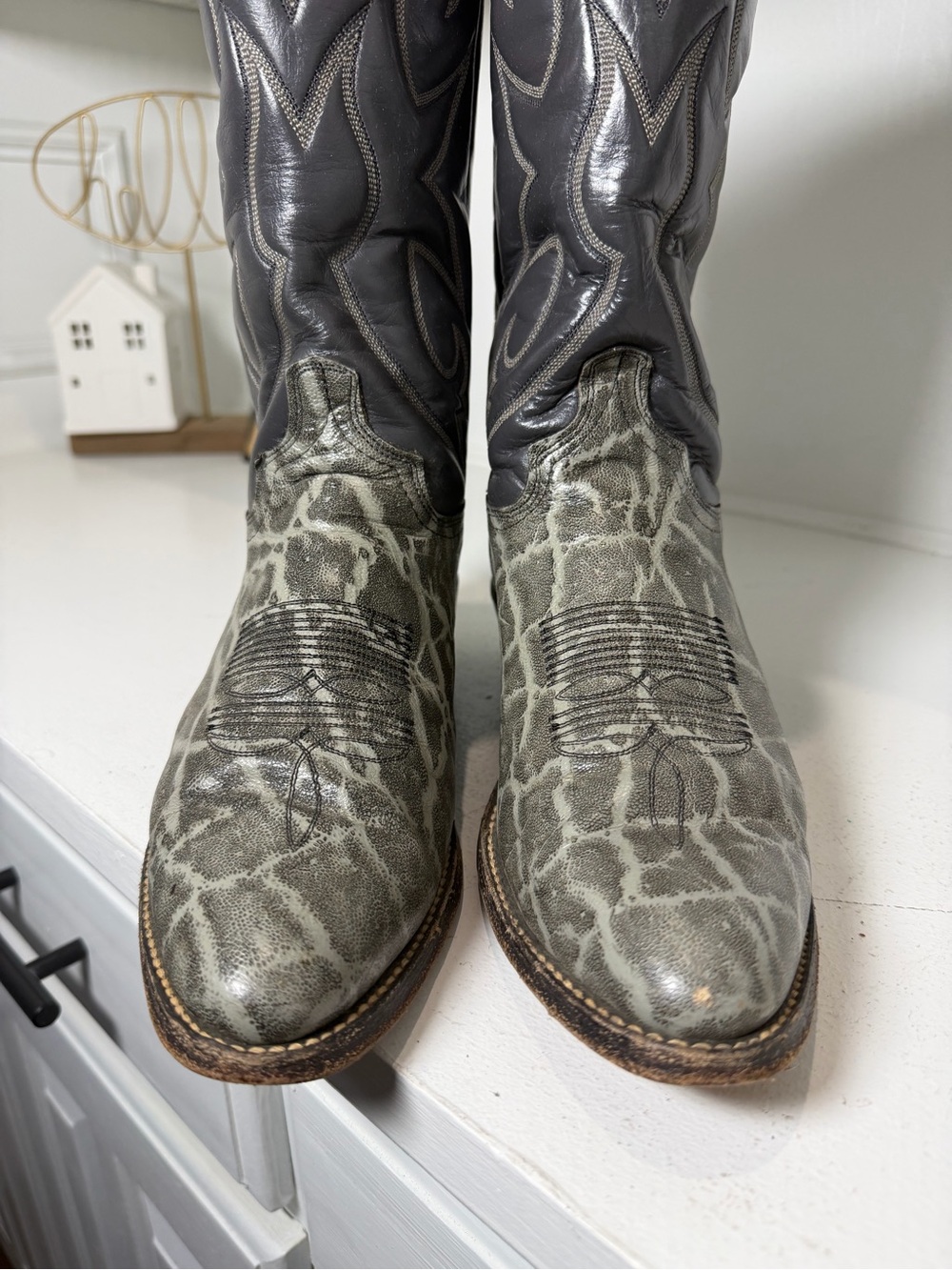 Vintage Abilene Men’s 9.5D Gray Elephant Print Leather Cowboy Boots USA - Picture 4 of 9